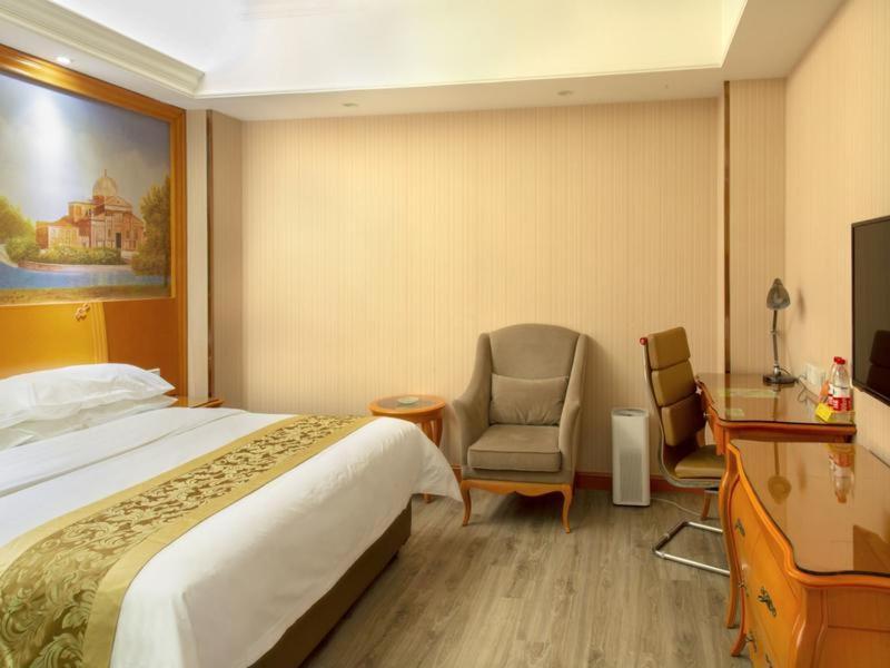 Vienna Yangpu Wujiaochang Hotel